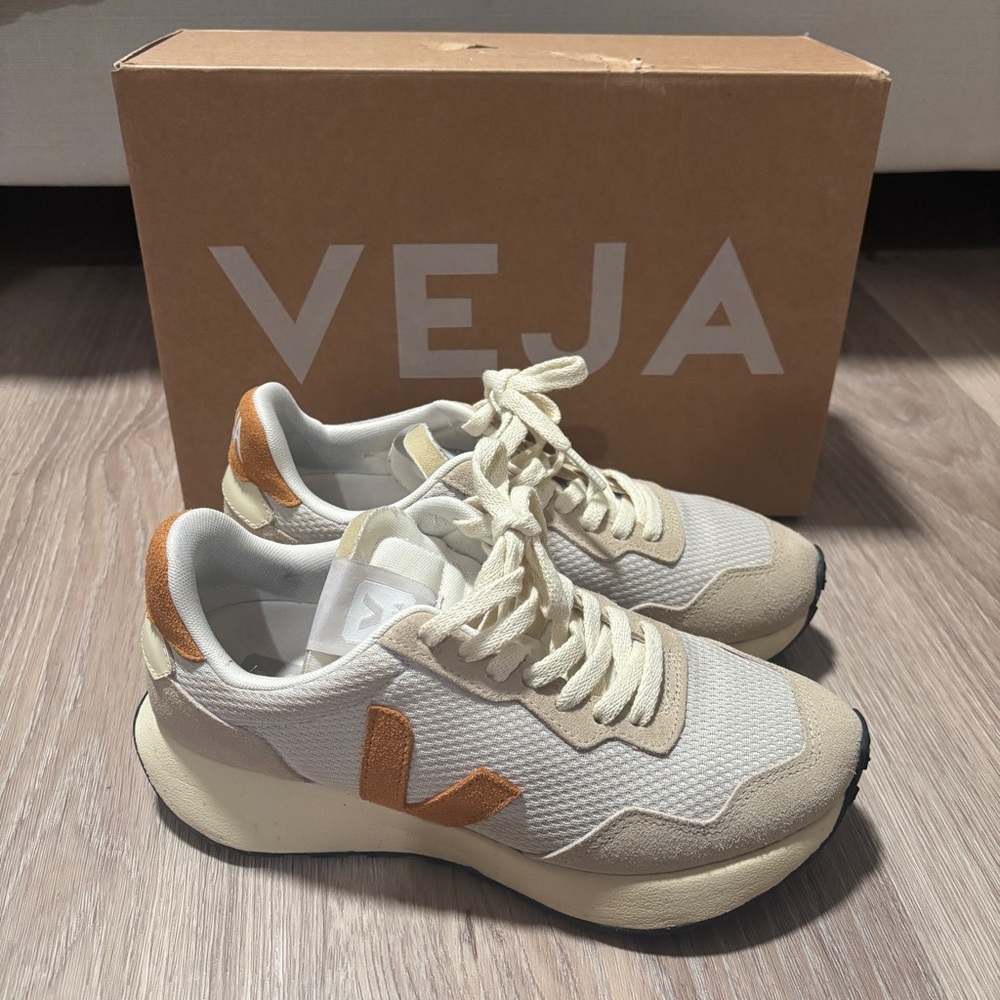 Veja Paulistana Sneakers with platform, Cream and Orange Suede Accents US 7/EU38
